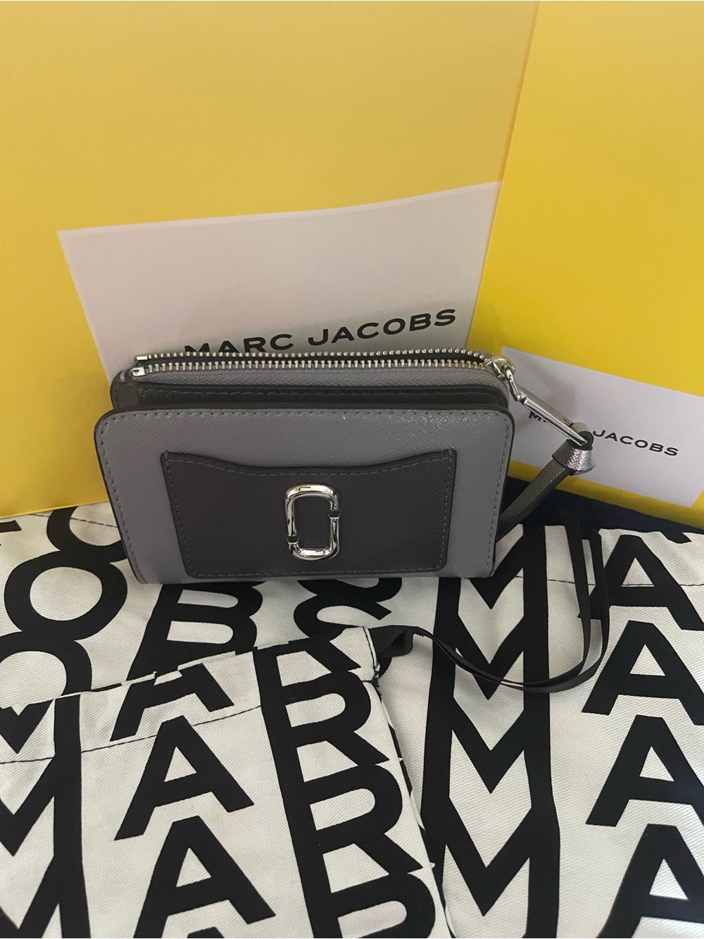 Marc Jacobs Two-Tone Gray Leather Zip Wallet Wristlet